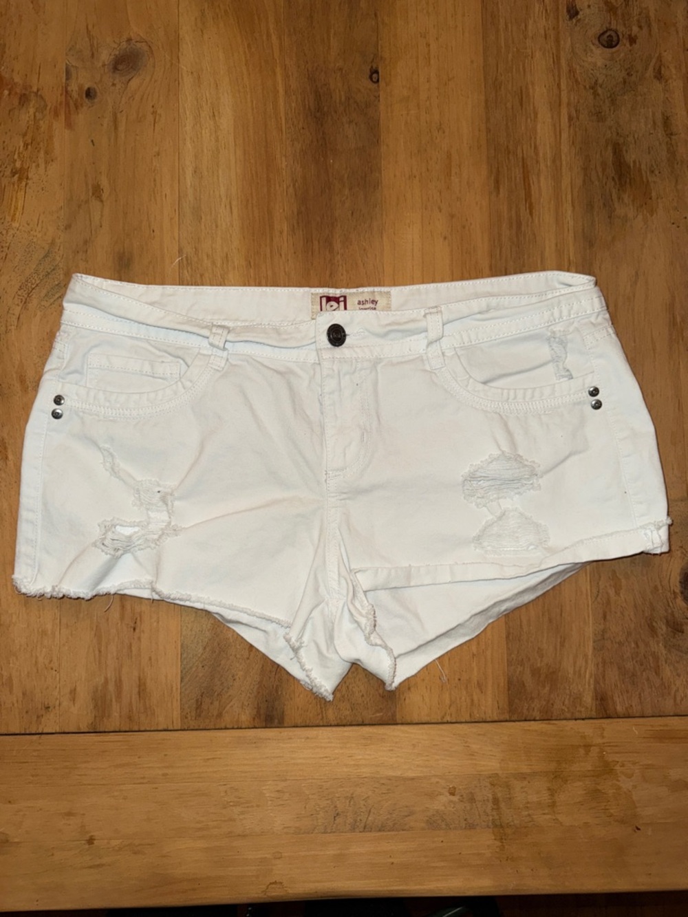 L.E.I. Ashley Lowrise White Distressed Denim Shorts - Size 15